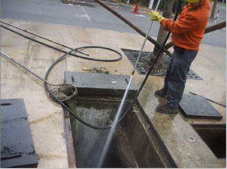 石嘴山池底污泥如何清理